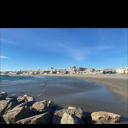 Studio Vue Sur Le Port Mauguio Luaran gambar